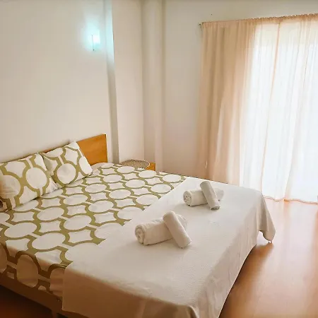 Апартаменти Rocha Tower 13a Портіман
