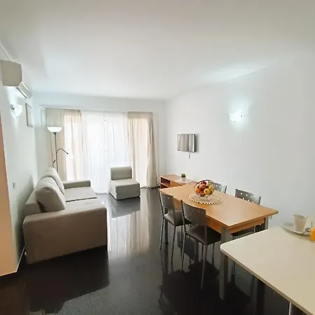 Rocha Tower 13a Lägenhet *